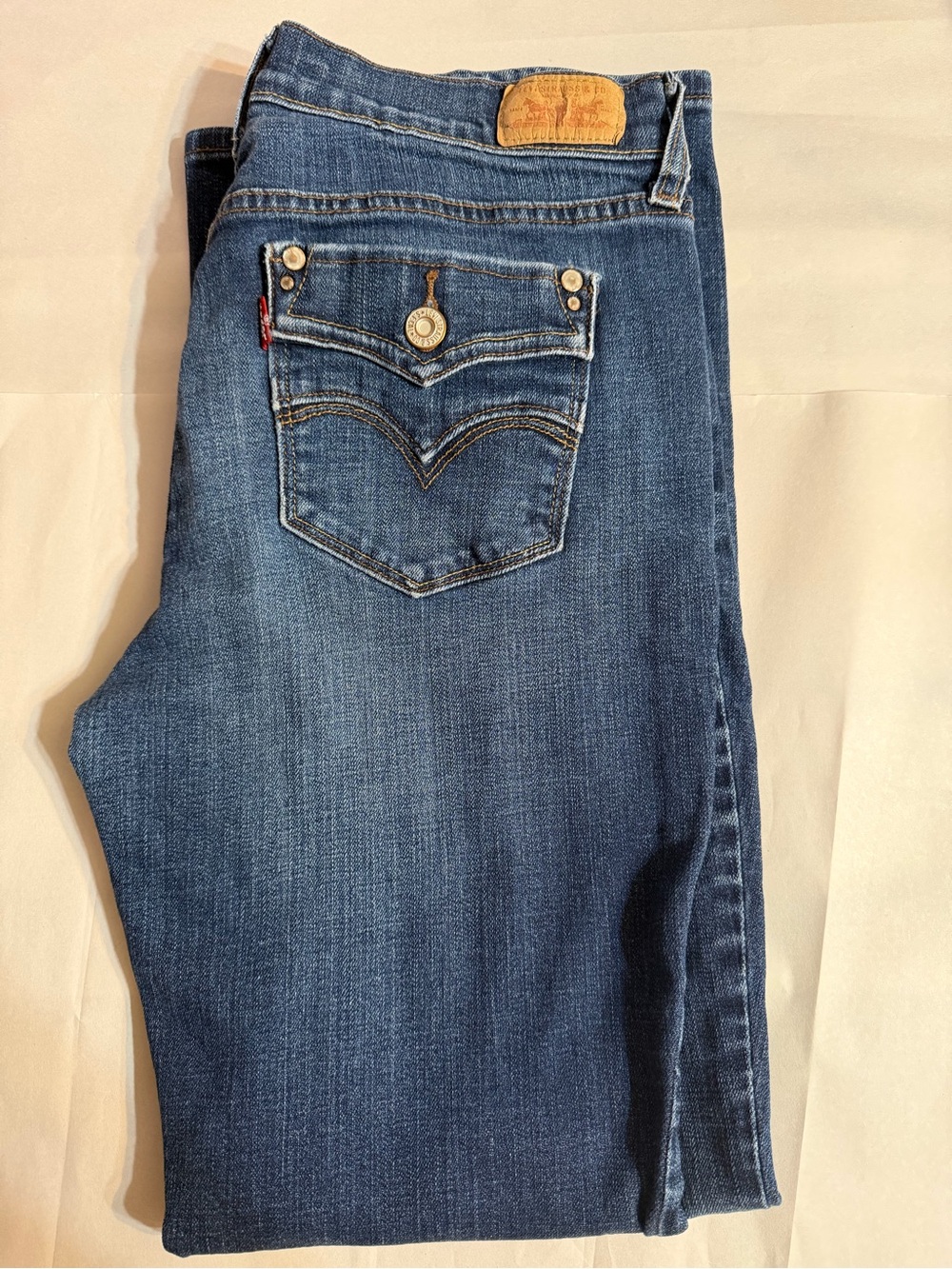 Levi's Women's Dark Blue Straight-Leg Jeans with Back Pocket Detail